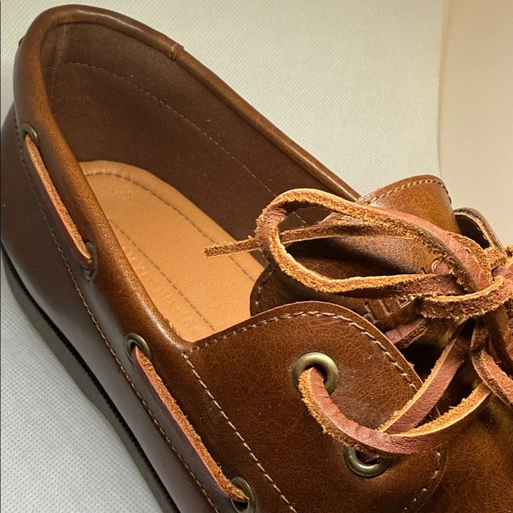 Tommy Hilfiger elegant brown